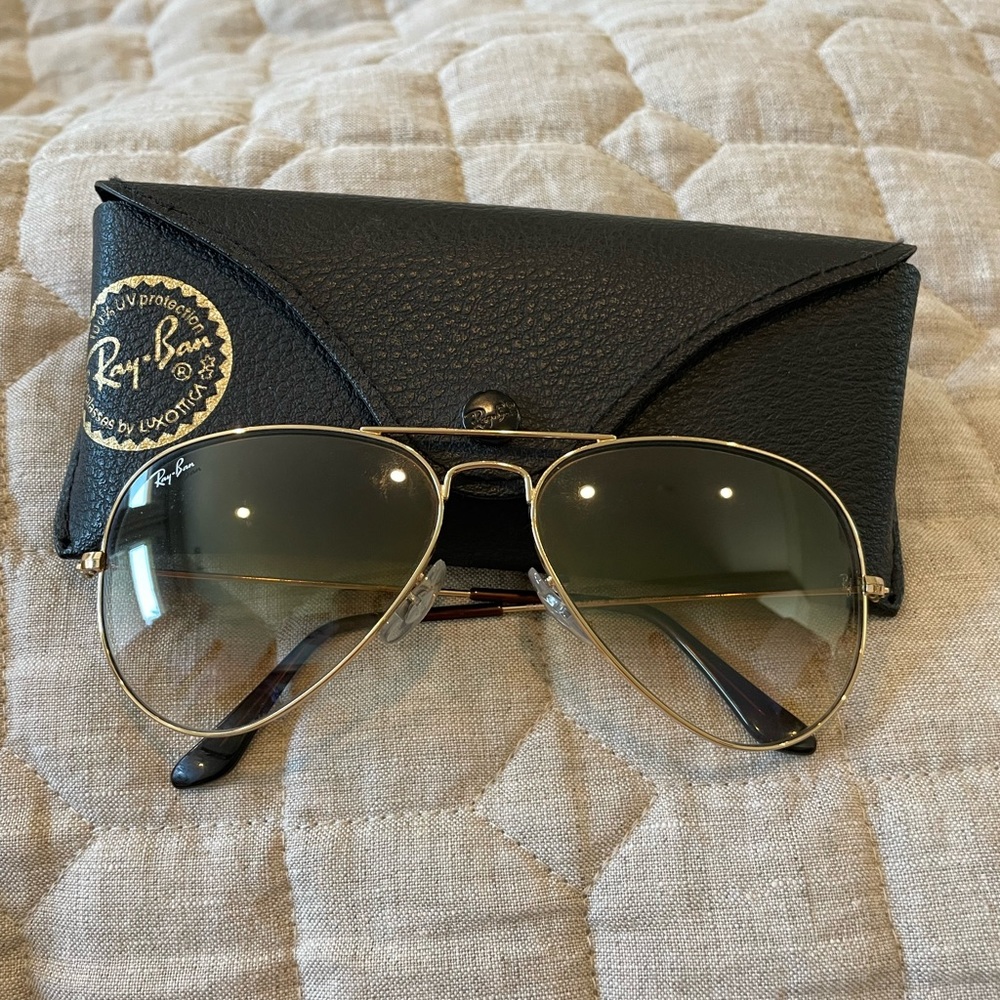 Ray Ban RB3025 Aviator Large Metal Gradient Lens Sunglasses LIKENEW 001/51 58-14